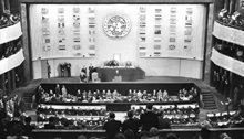 FN representanter fra alle regioner i verden vedtog formelt Verdenserklæringen om menneskerettigheter den 10. desember 1948.